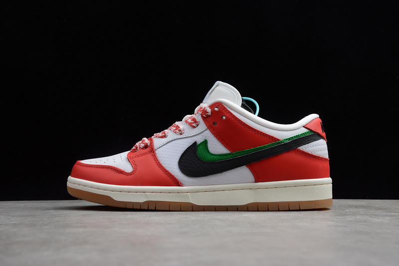 dunk 300 CT2550 600 2020 FRAME SKATE X SB DUNK LOW HABIBI CHILE RED WHITE LUCKY GREEN BLACK 3