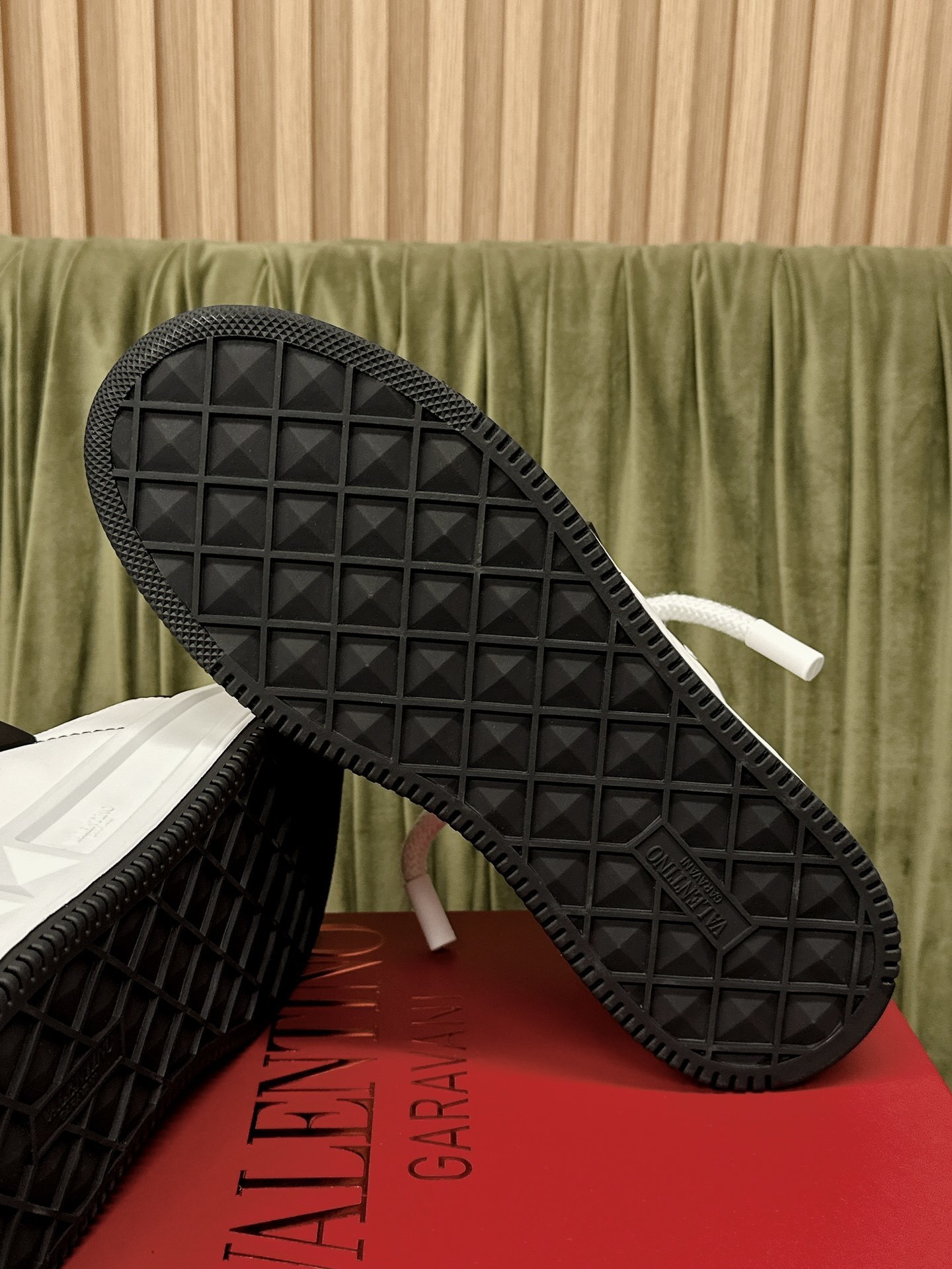 valentino shoes /sneakers-444