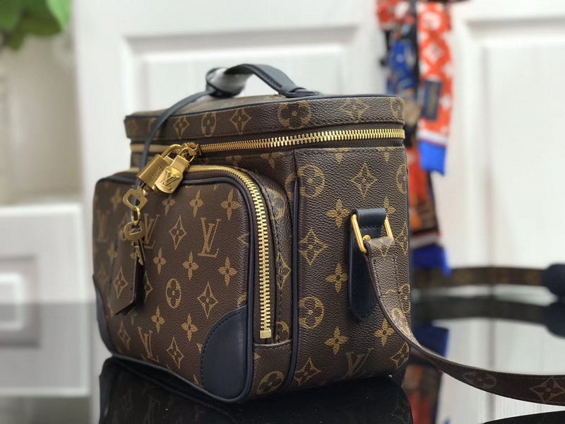 LV MESSENGER BAG M44937XP(12D3)