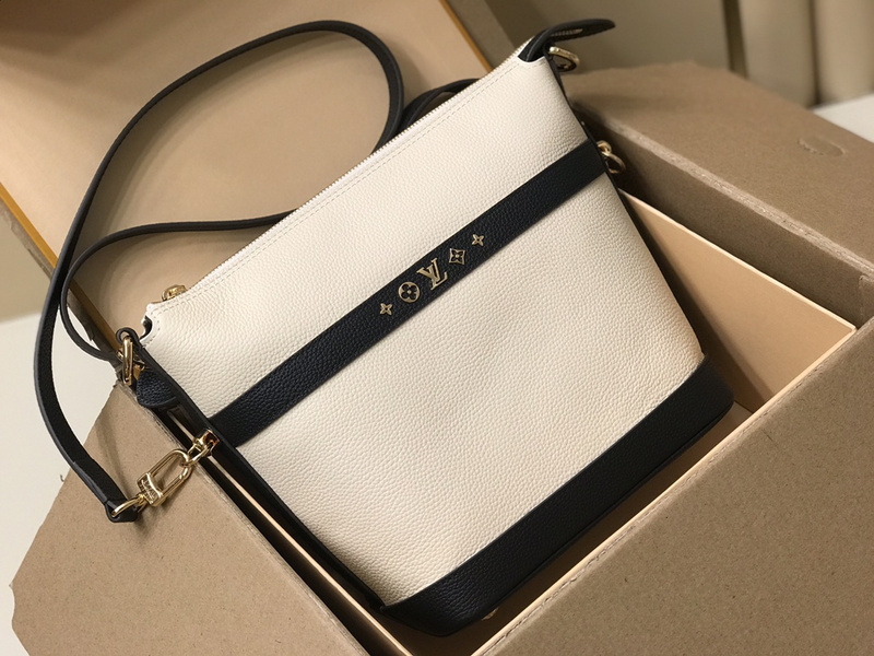 shoulder bag Louis Vuitton CRUISERC292