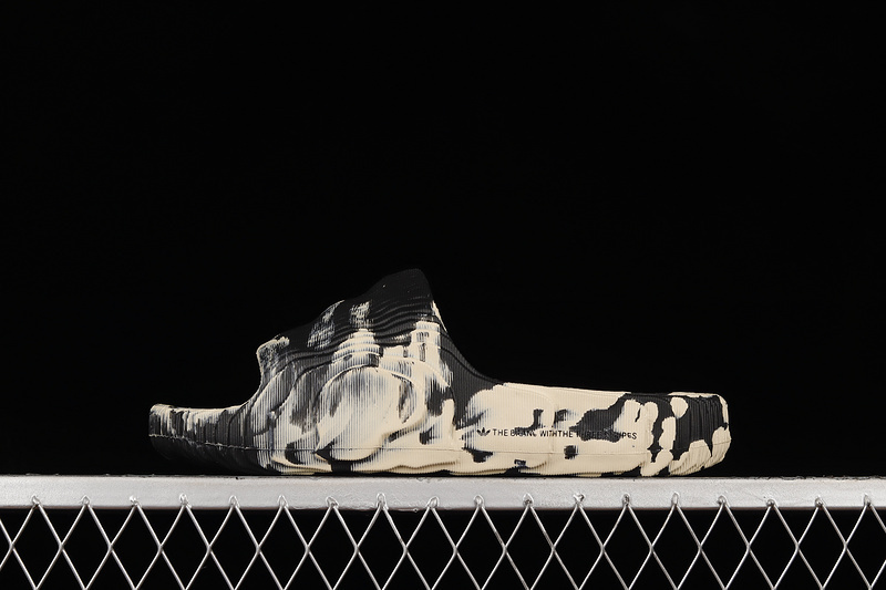 Sandal 【220】[GX6947]-[ADILETTE 22 SLIDES CORE BLACK∕GREY∕BEIGE]-[WOMAN︰36-39]-[MAN︰40-4