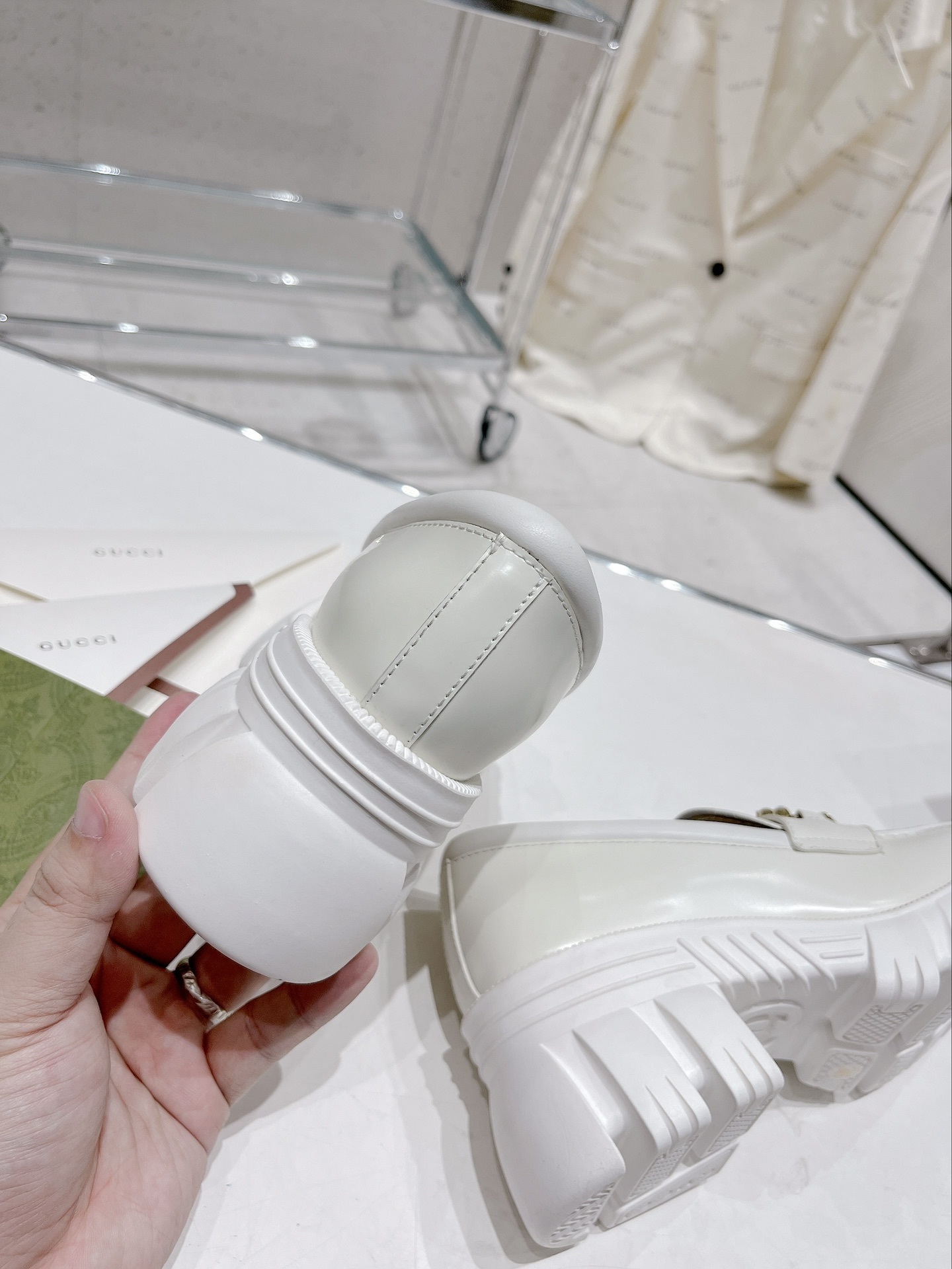 gucci shoes/sneakers-704