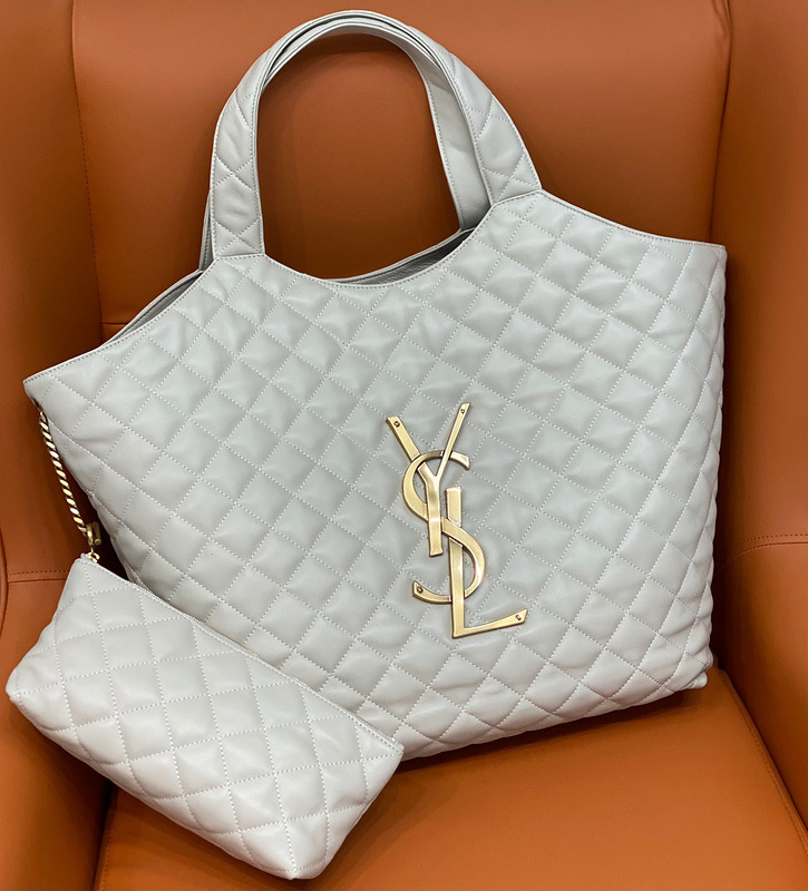 ysl ICARE TOTE 520USD3384