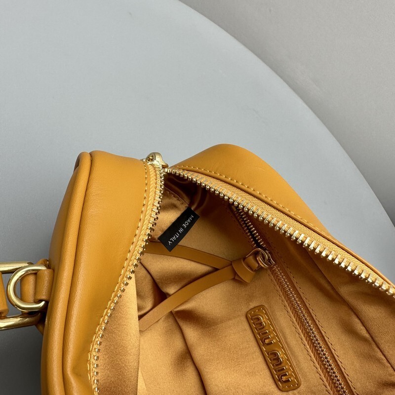 miu miu Miumiu tote bagFE14