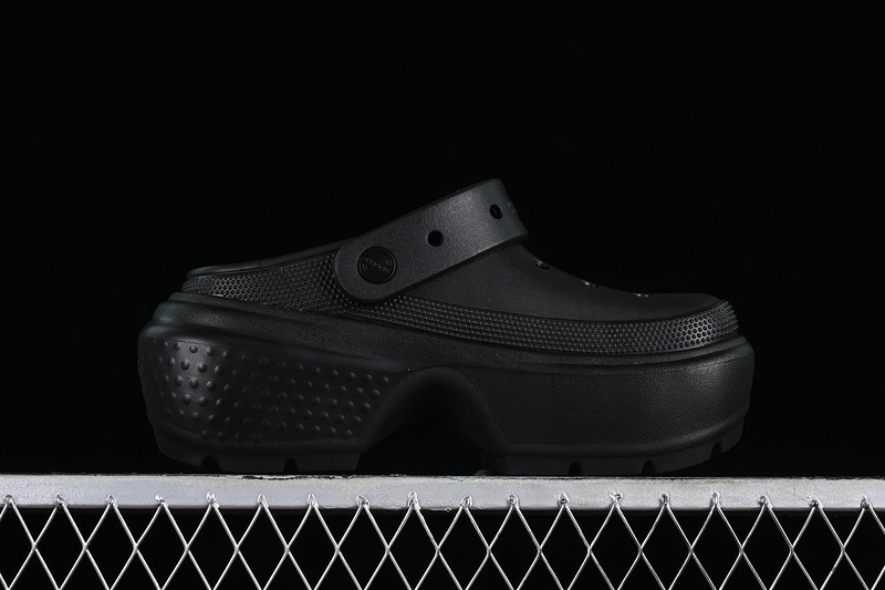 Sandal 【250】[CROCS CLASSIC CLOG BLACK]-[WOMAN︰34-40] 52ED