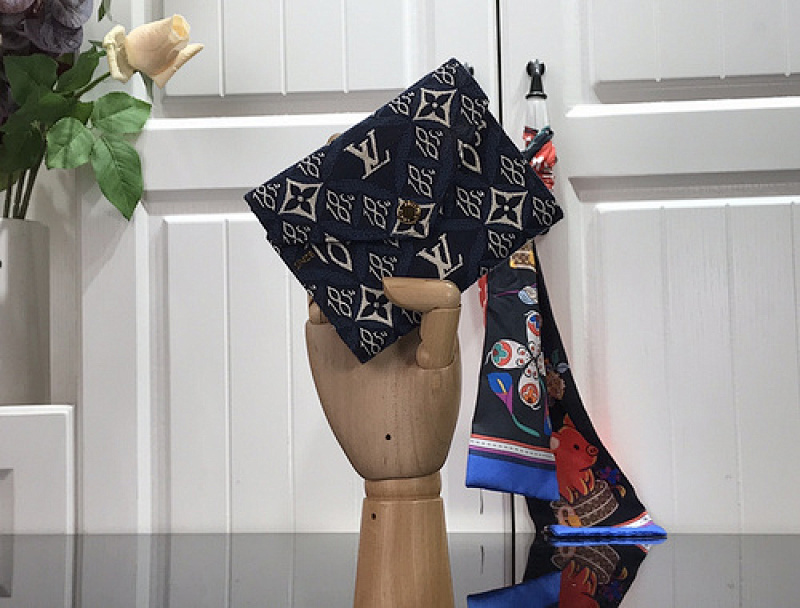 LV PORTEFEUILLE VICTORINE SINCE 1854 M80211(4E01)