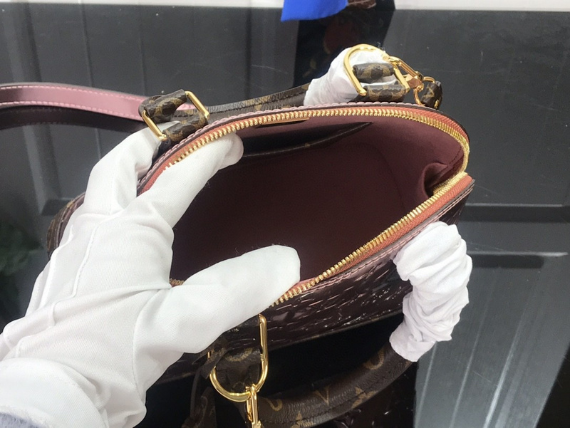 purses LV ALMA BB M91606FC04