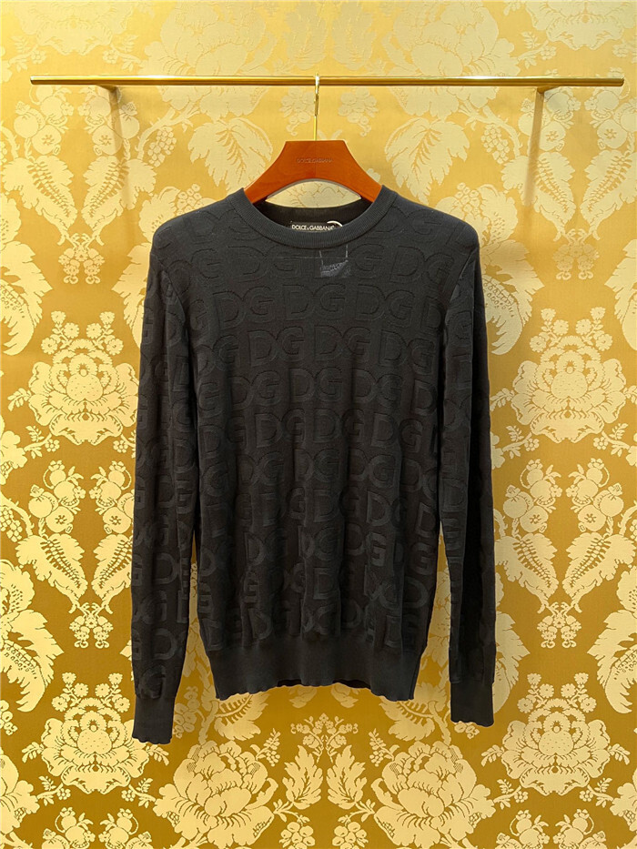 Dolce & Gabbana Clothes D﹡lce & Gabbana Sweater $165 D586