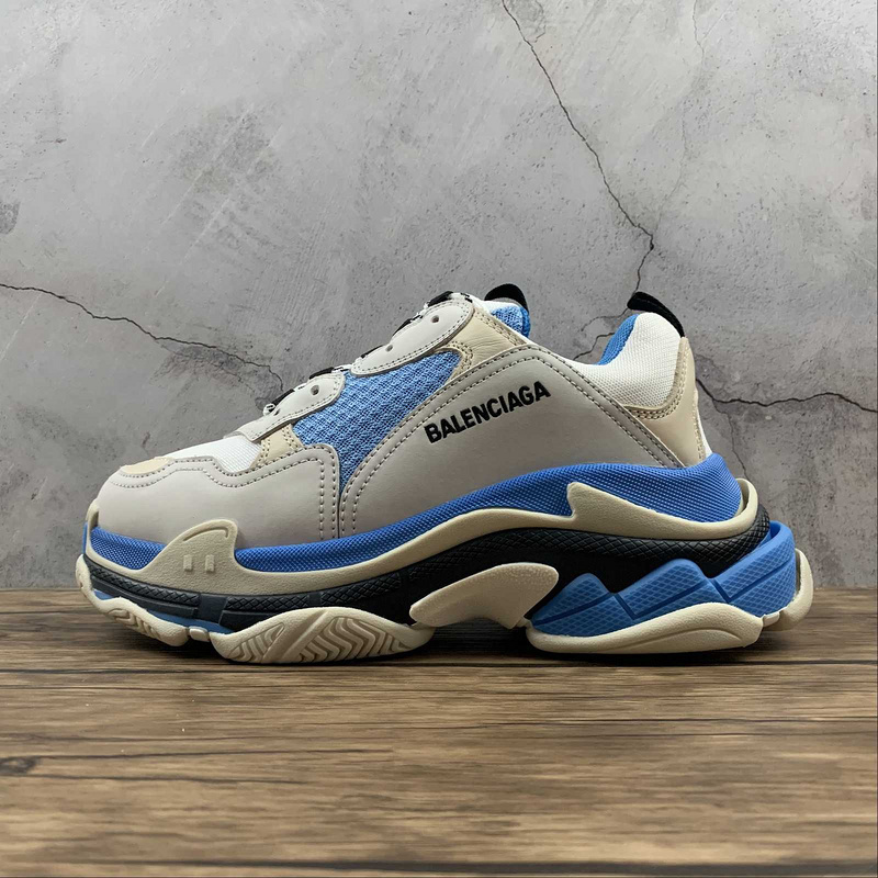 triple s 470 524039 W09O5 9039 BA LEN CIAGA TRIPLE S SNEAKERS LIGHT GREY BLUE WHITE UNSIEX 35