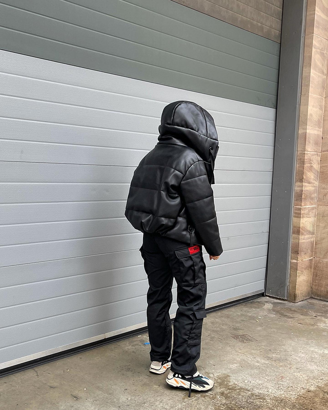 goat 280 Corteiz black n with red logo cargos365D