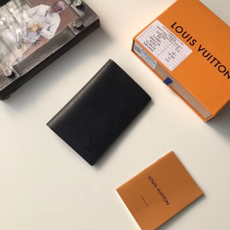 LV PASSPORT COVER M60181(C396)
