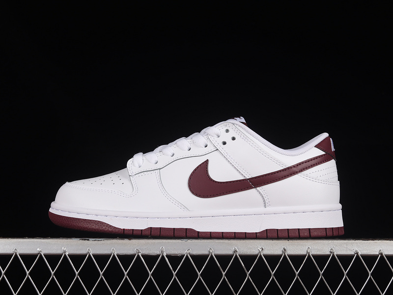 dunk 330 DV0831 102 DUNK LOW WHITE NIGHT MAROON WHITE WOMAN 36 39 MAN 40 46 0C38