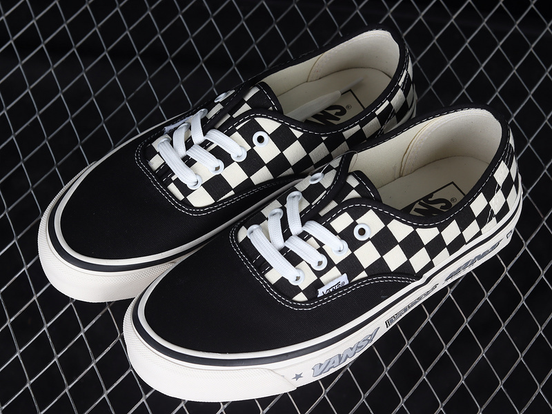 [VN0A2Z5L18G]-[AUTHENTIC 44 DX CHECKERBOARD BLACK∕WHITE∕BLACK]-[WOMAN︰35-39]-[MA...(FF9D)