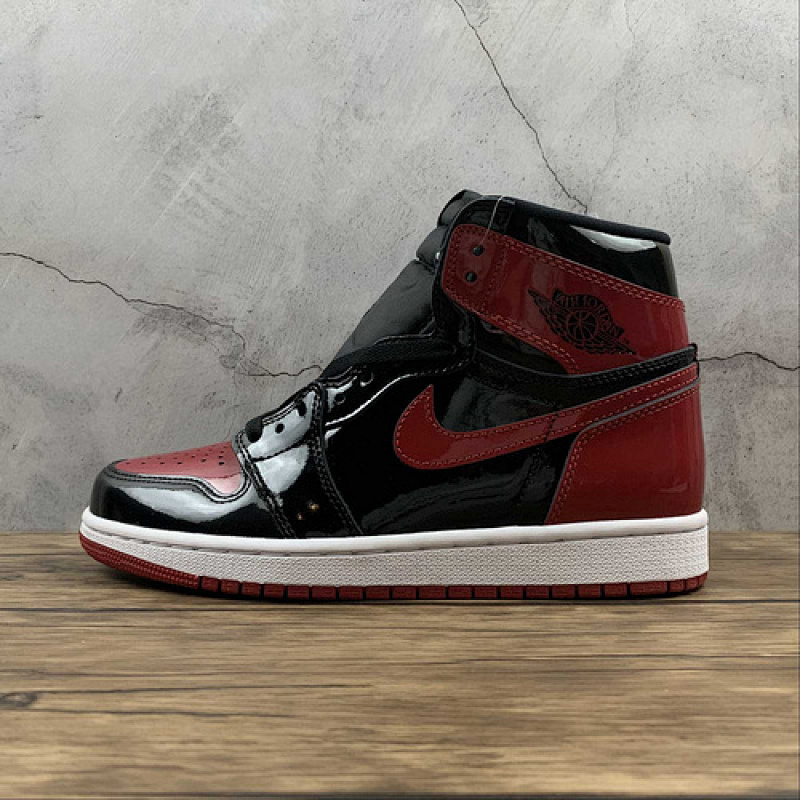 jordan 1 360 555088 063 AIR JORDAN 1 RETRO HIGH OG PATENT BRED BLACK WHITE VARSITY RED MAN 40