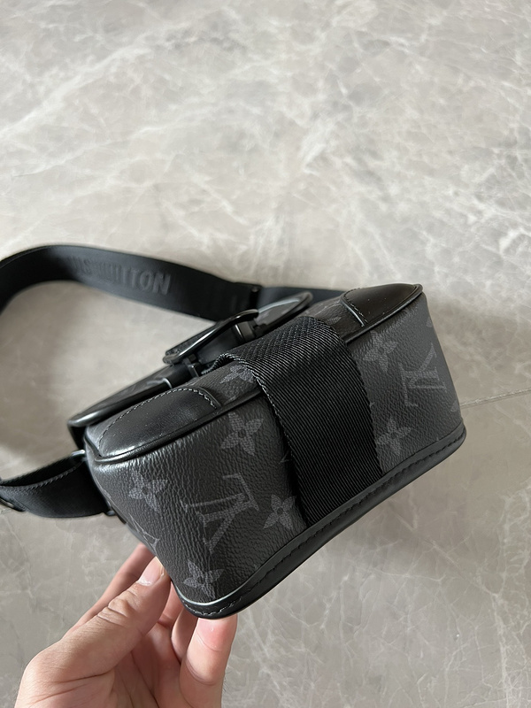 Lv Archy Messenger PM bag M46442 (190usd)(3A1A)