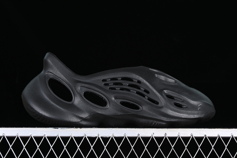 Sandal 【220】[GV7902]-[ADIDAS YEEZY FOAM RUNNER ARARAT BLACK]-[WOMAN︰36.5-39]-[MAN︰40-48
