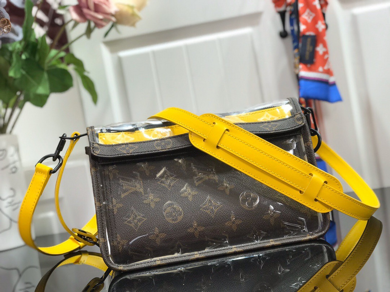 louis vuitton LV Shoulder bag M6111532C6
