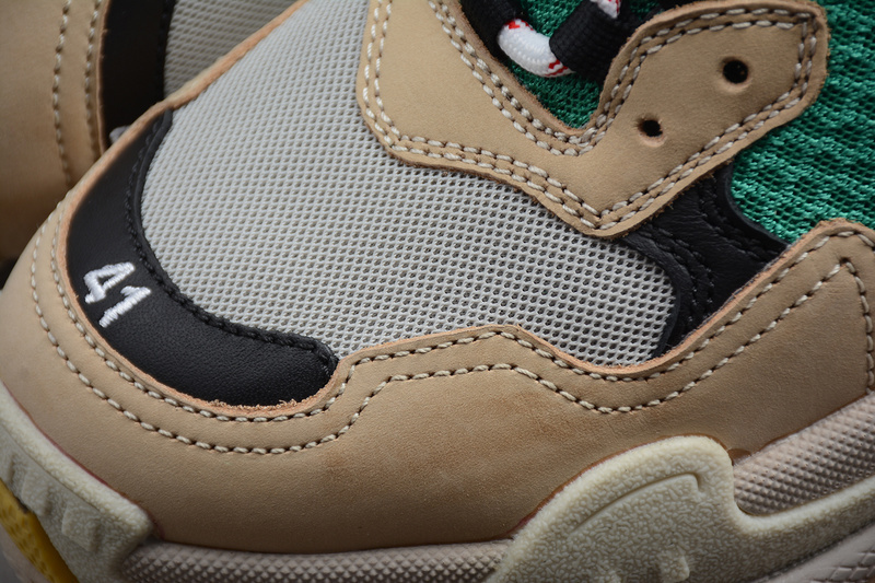 BALENCIAGA TRIPLE S [ECBA700321N]-[TRIPLE S SNEAKER DADSHOE CREAM-COLORED]-[WOMAN︰35-39]-[MAN︰