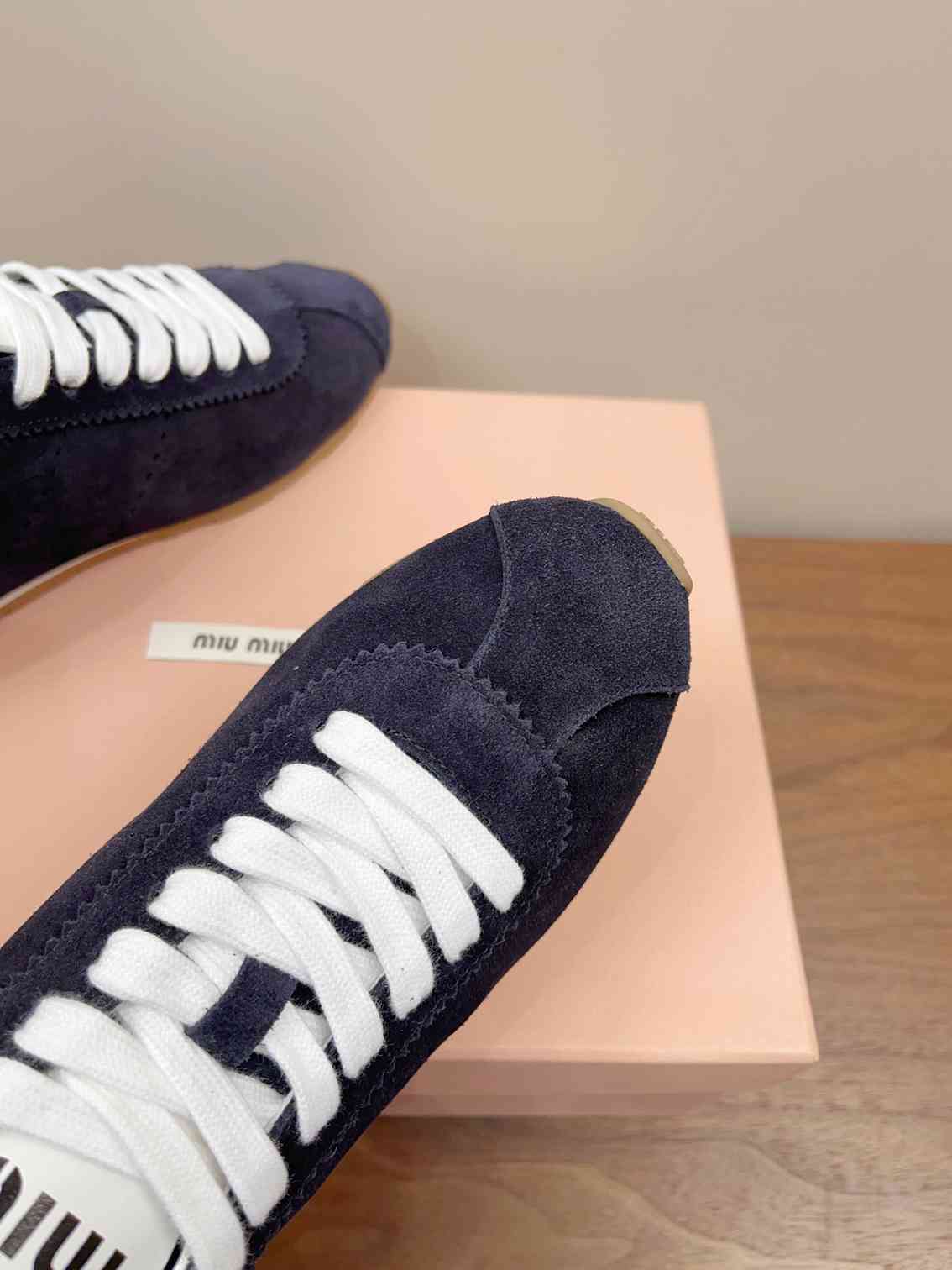 Am5739220。35-40码 缪缪早春走秀款阿甘德训鞋运动鞋