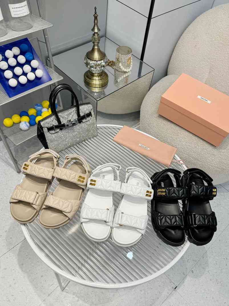 As5523230 缪缪🌸凉鞋 35-40