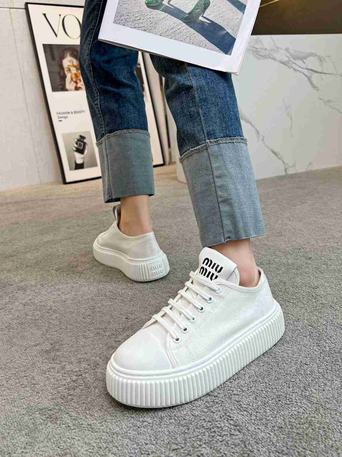 B8102240 厚底小白鞋 35-40