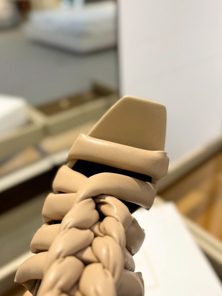 B8156430 巴尔曼春夏款走秀后绑带高跟拖 36-39