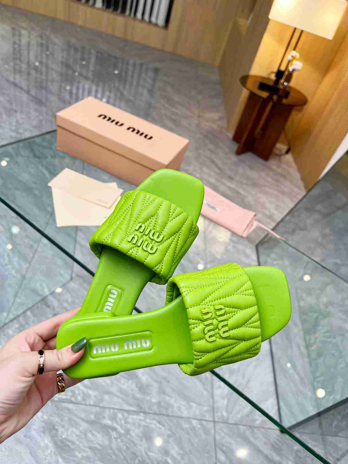 Ac5609230 MIUMIU顶级版少女凉拖 真皮大底 码数35-41