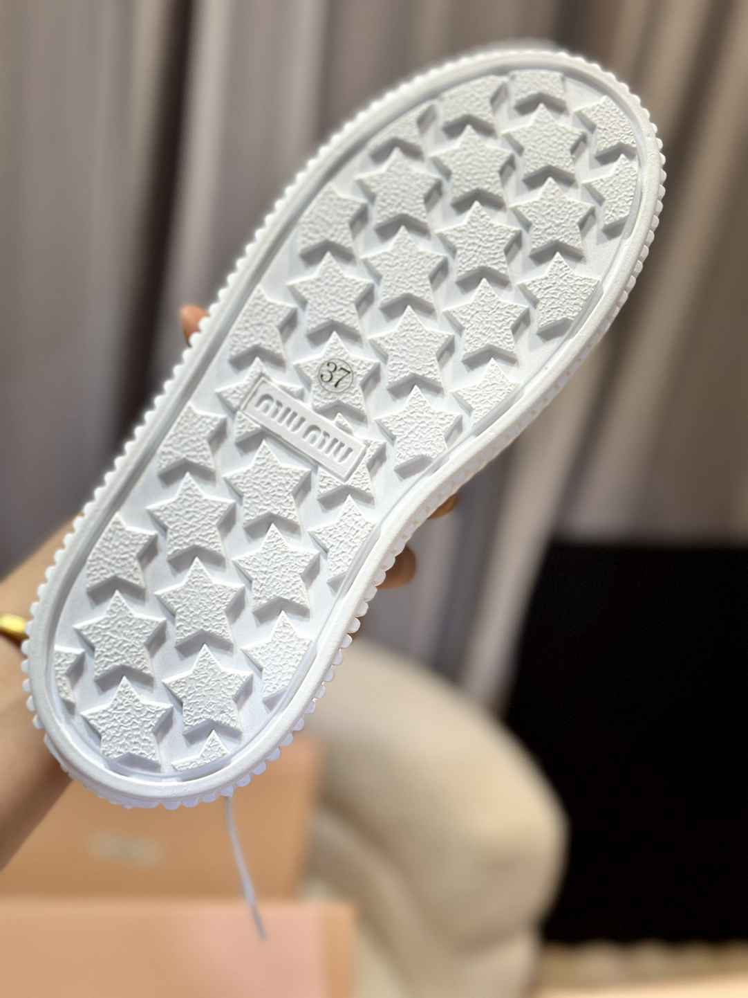 B8158260 《顶级版本》缪缪miumiu休闲鞋系列…… 35-40