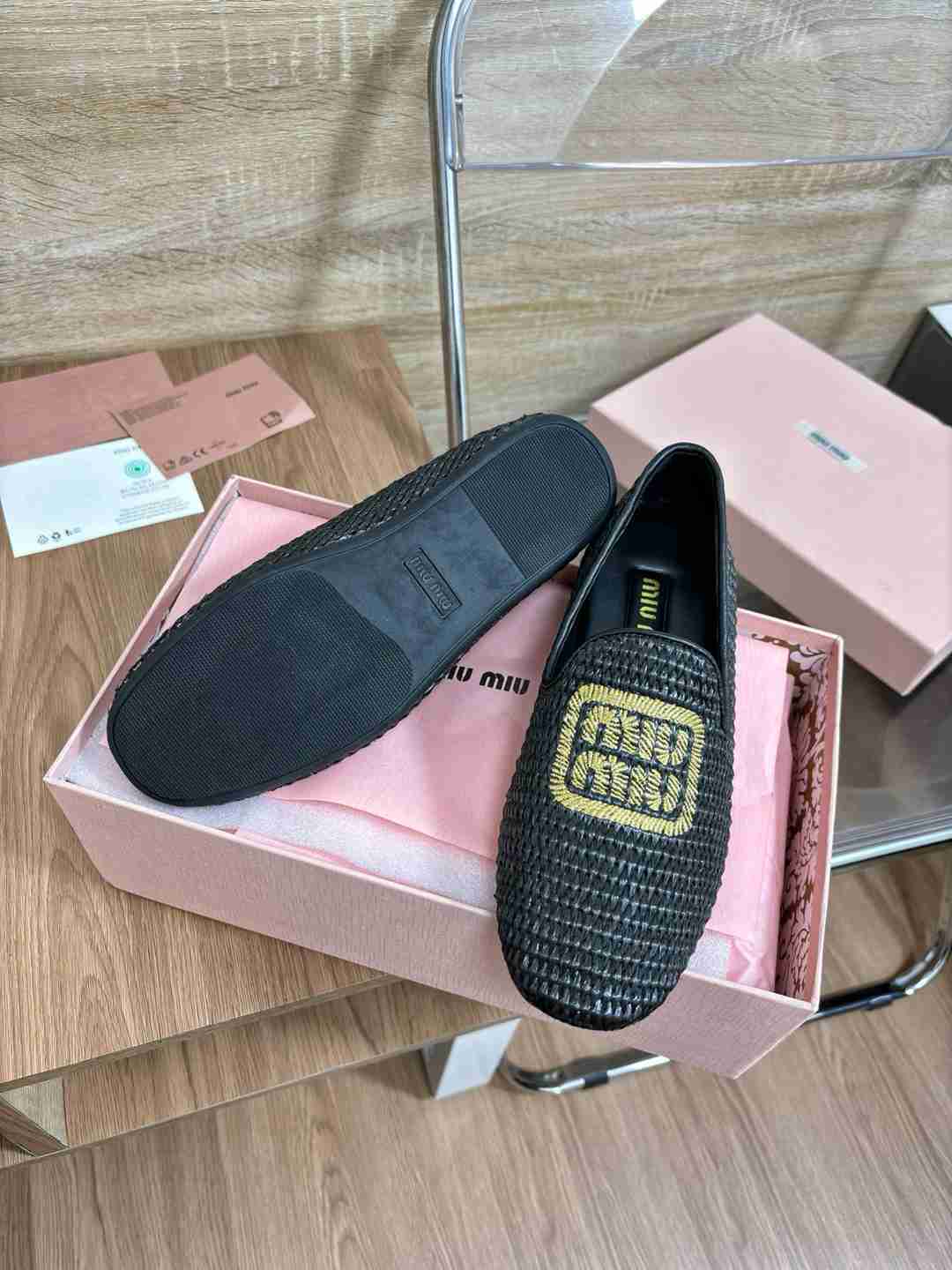 B8168260 高版本 mi* ✨春夏款编织度假⛱️单鞋 35-39