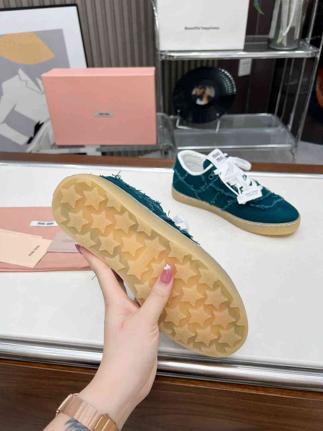 B8127210 🔥🔥🔥🔥Miumiu 新款乞丐休闲鞋 35-40