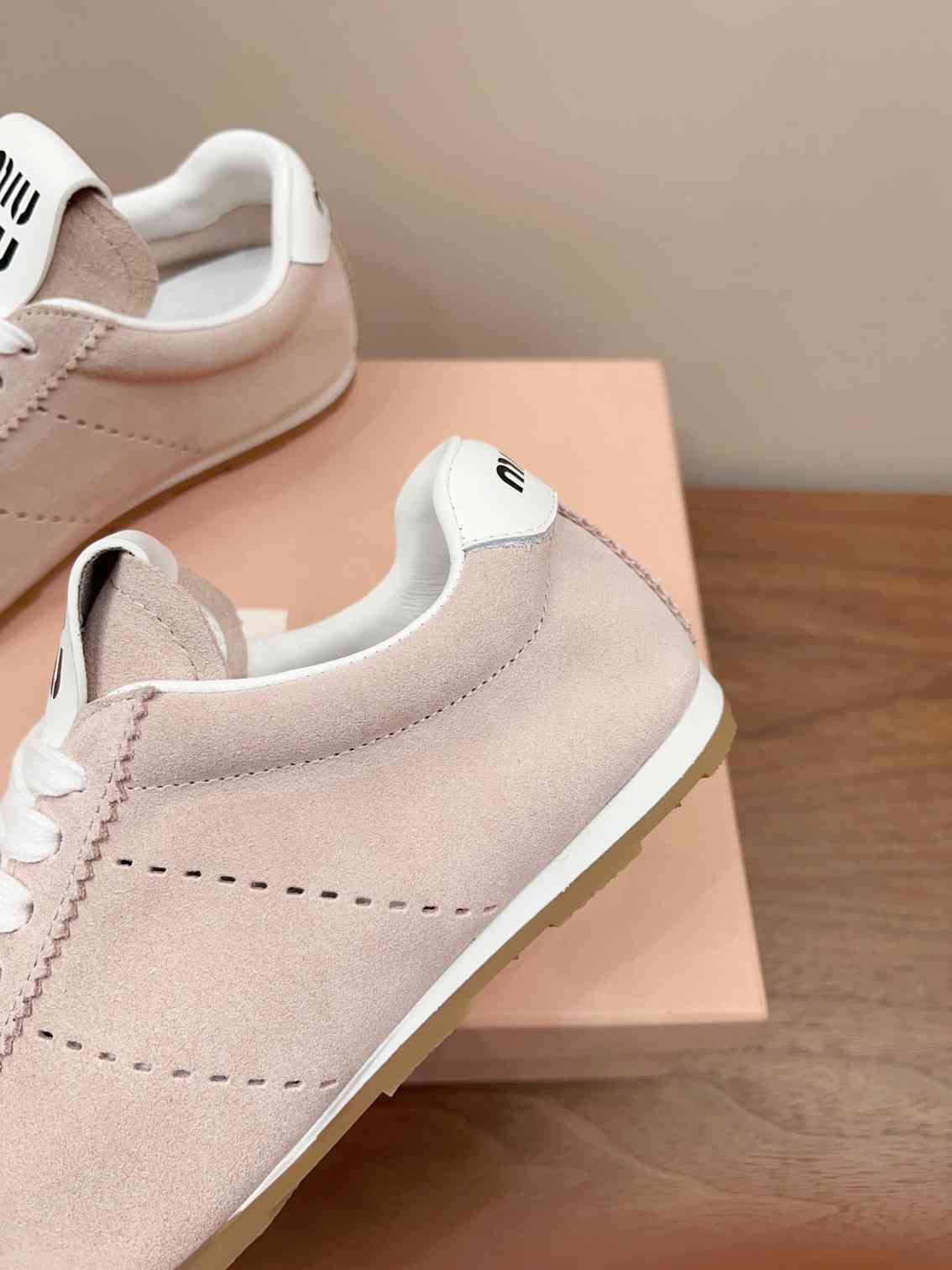 Am5739220。35-40码 缪缪早春走秀款阿甘德训鞋运动鞋