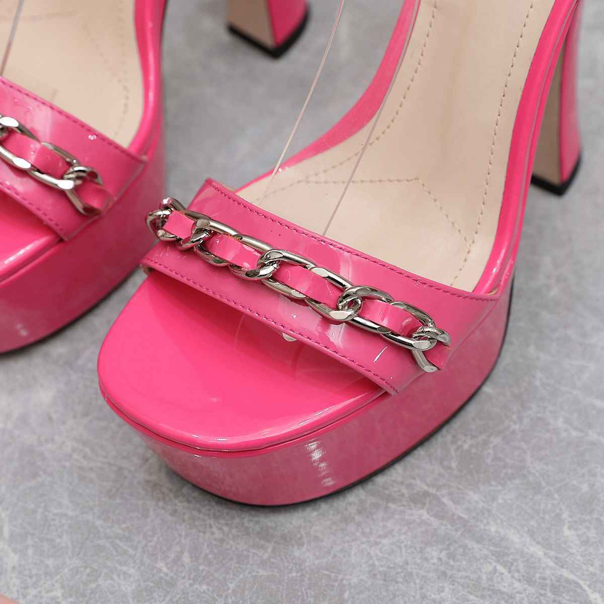 B8126330 Miu Miu走秀时装水钻链条装饰 高跟鞋 35-41