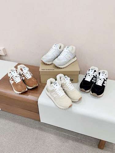 Aa5521280 𝐌𝐢𝐮𝐦𝐢 𝐱 𝐧𝐞𝐰 𝐁𝐚𝐥𝐚𝐧𝐜 ✅miumiu厚底泰迪毛全羊毛里鞋