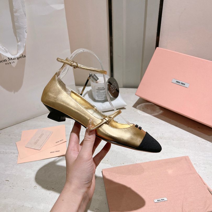 B8168350 Miu 春夏/尖头小猫跟单鞋包头凉鞋 35-39