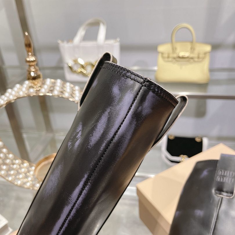 B8149499 高版本 新款MiuMi*做旧金属骑士靴 35-39、