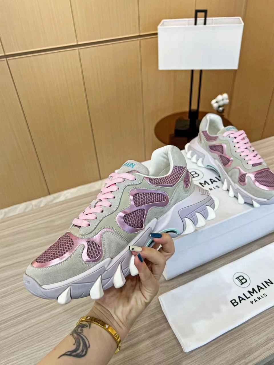 Ah5549330 巴尔曼 劲爆款休闲鞋 女码 35-41码 男码 39-45码