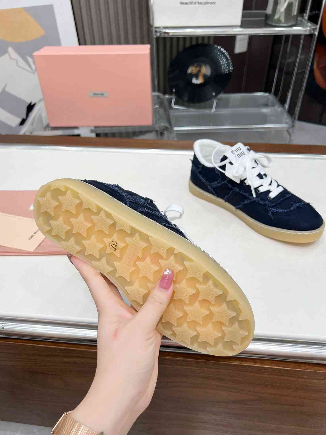 B8127210 🔥🔥🔥🔥Miumiu 新款乞丐休闲鞋 35-40