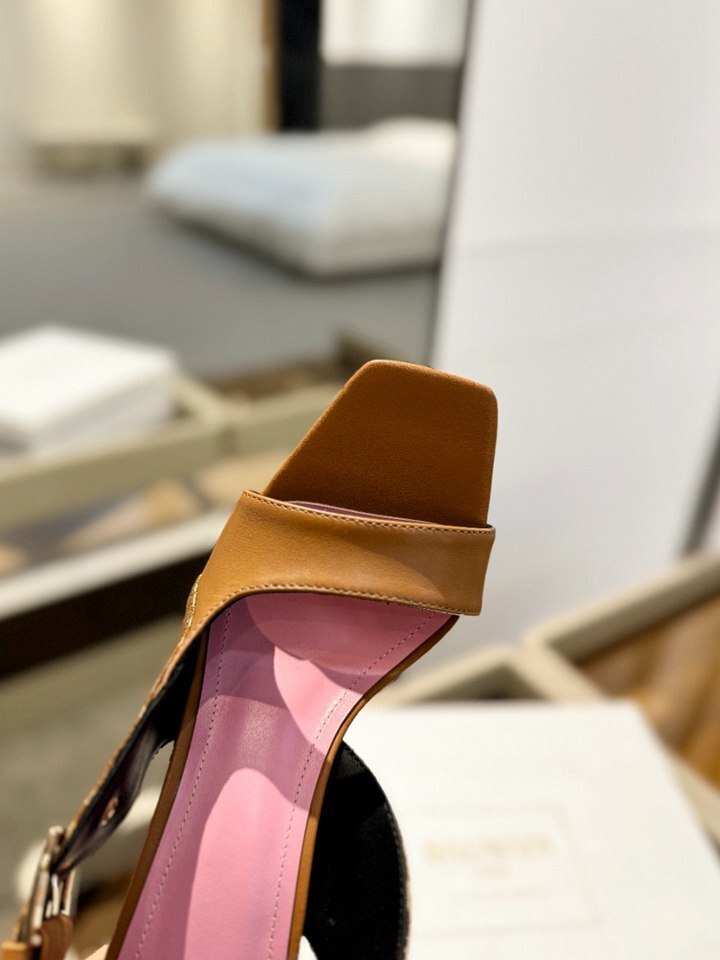 B8156300 巴尔曼 走秀金属扣高跟凉鞋 ʚ😊ɞ36-39码