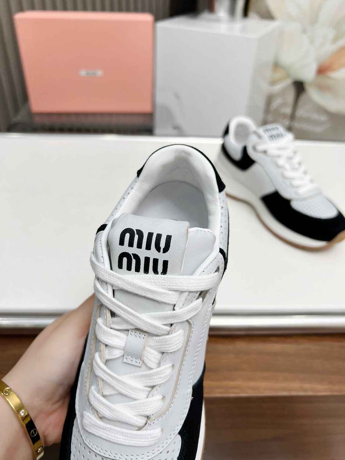 Bd5605260 缪缪爆款早春走秀款运动小白鞋 35-40