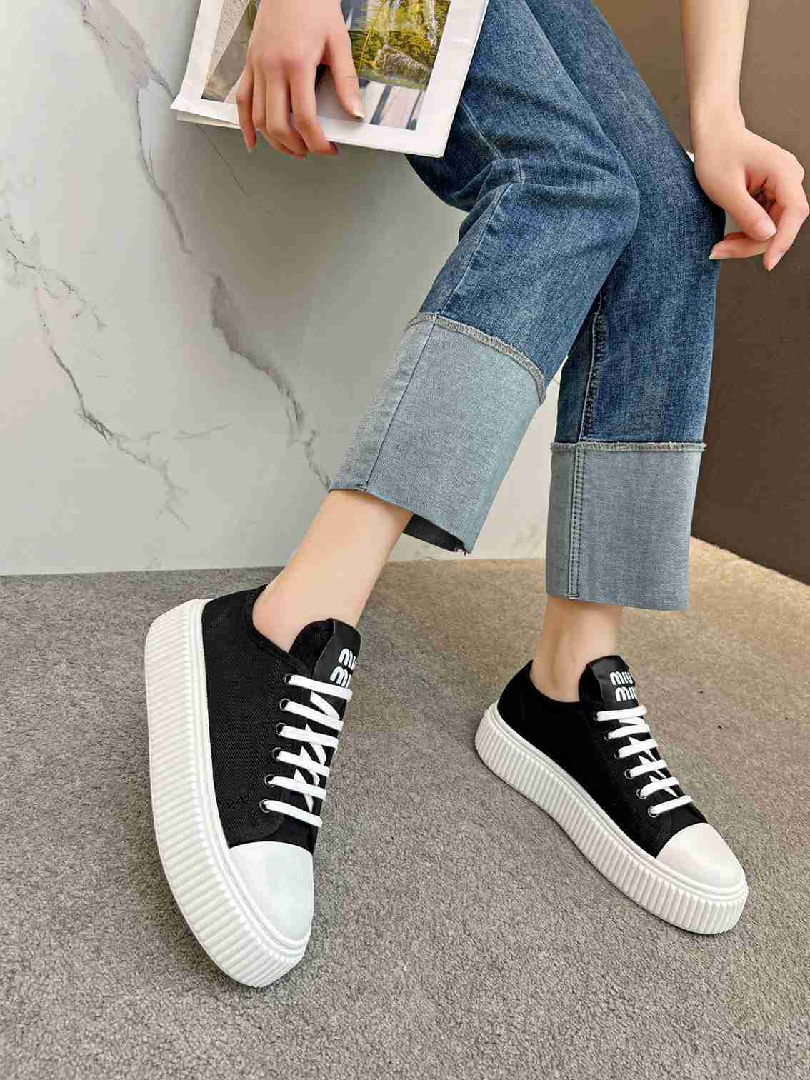 B8102240 厚底小白鞋 35-40