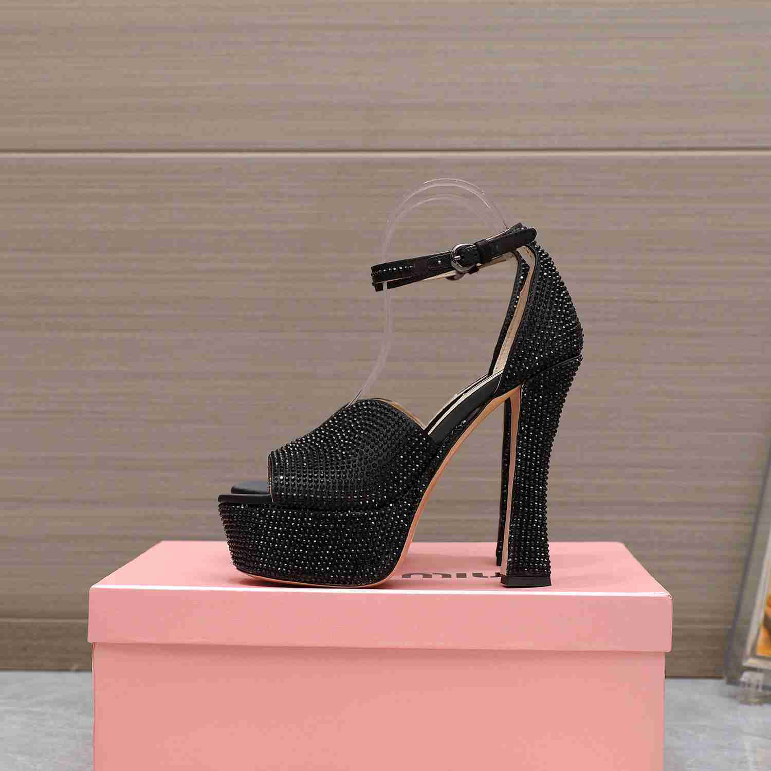 B8126370 Miu Miu走秀时装真丝满钻高跟鞋 码数：35-41（42需要订做）