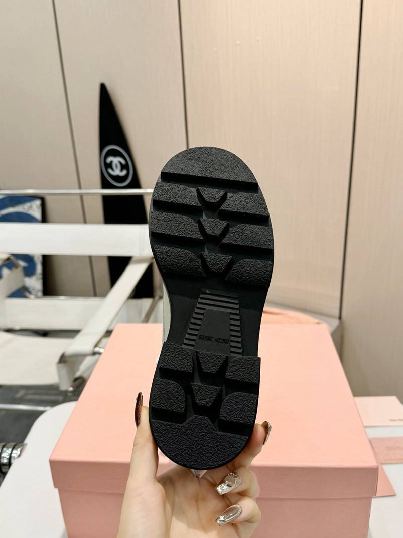 B8170370 顶级版本 👢 miumiu 真皮马丁靴 🎀35-40