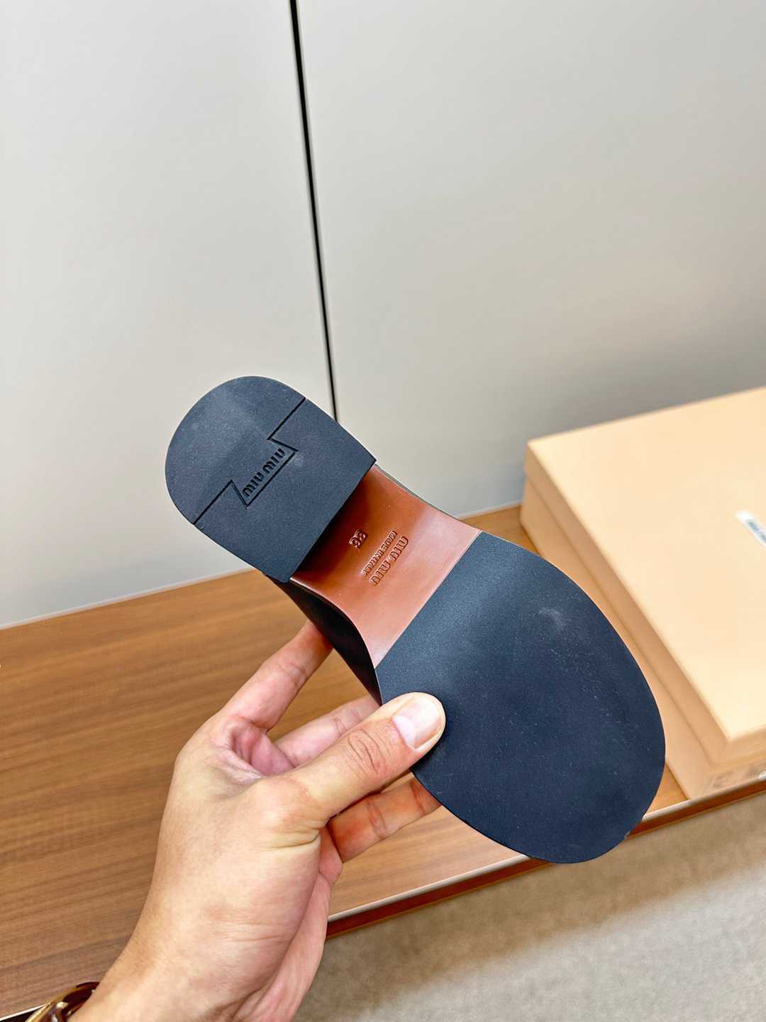 Miumiu 秋冬走秀款长靴！Ag5552520皮底（橡胶底6383420） 35-40