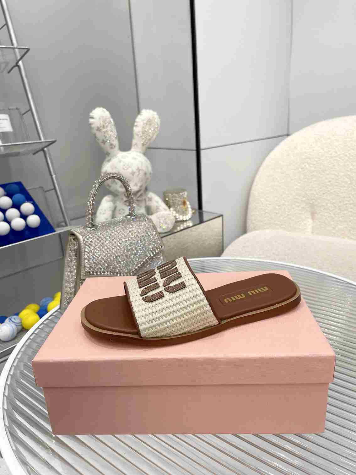 Ah5509170（皮底3116210） 猫家新款，35-43码