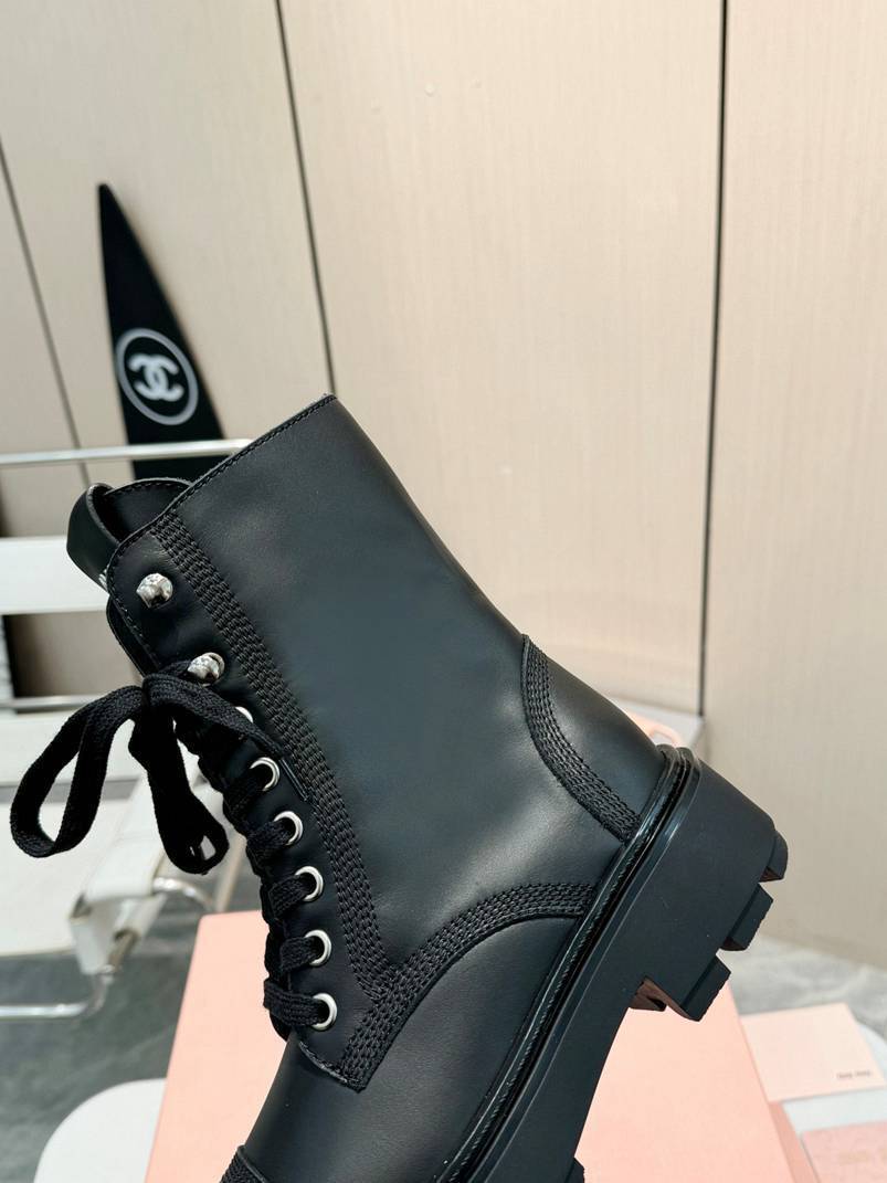 B8170370 顶级版本 👢 miumiu 真皮马丁靴 🎀35-40