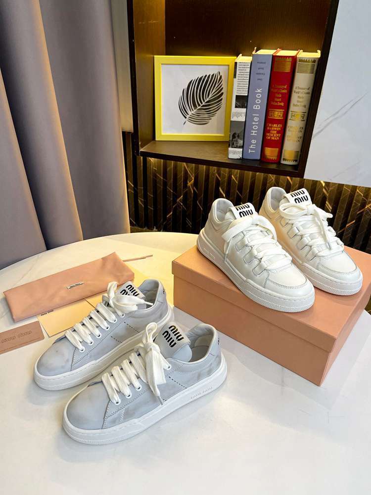 B8170300 缪缪 miumiu2023 早春款休闲厚底小白鞋 35-40