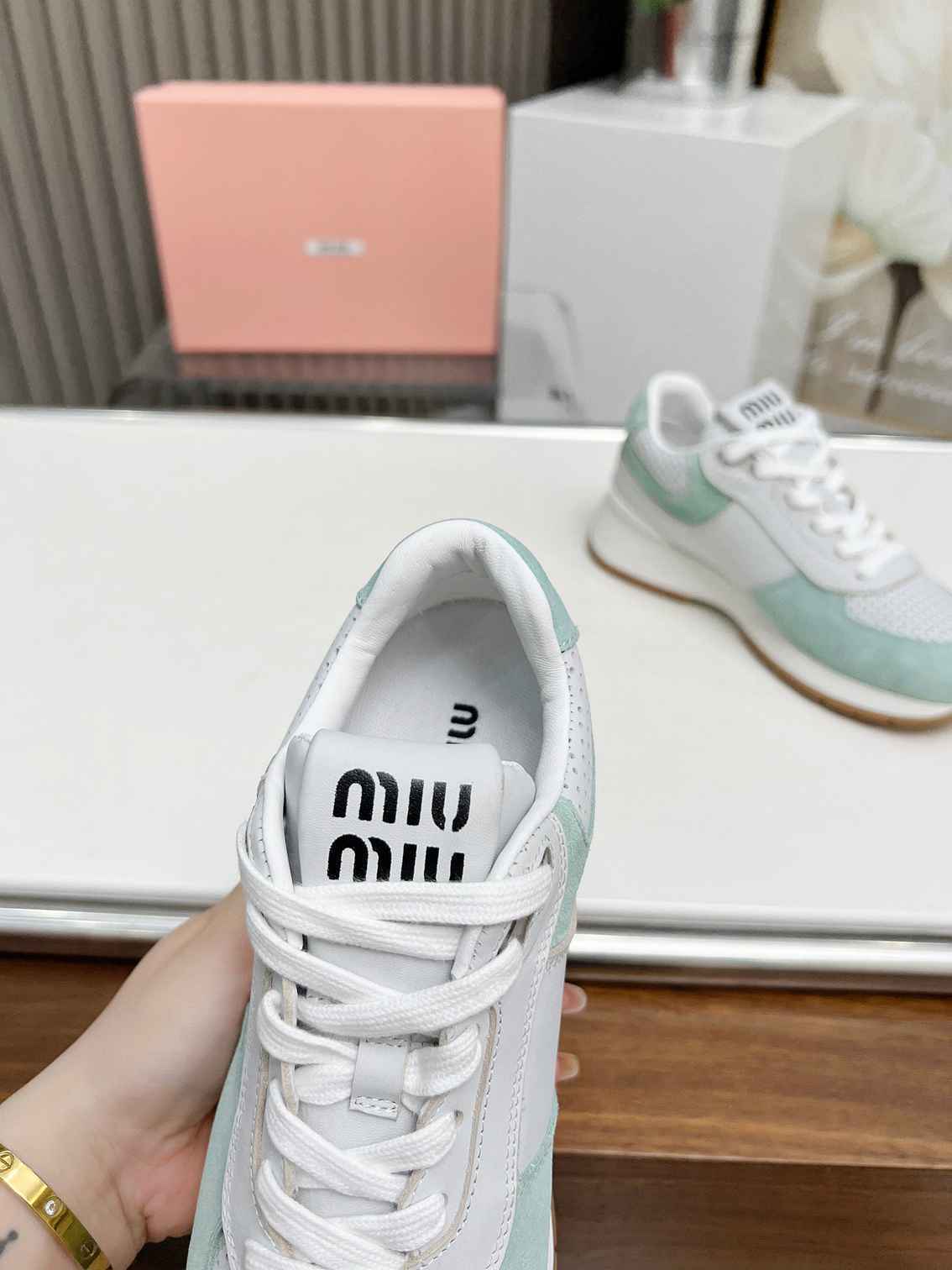 Bd5605260 缪缪爆款早春走秀款运动小白鞋 35-40