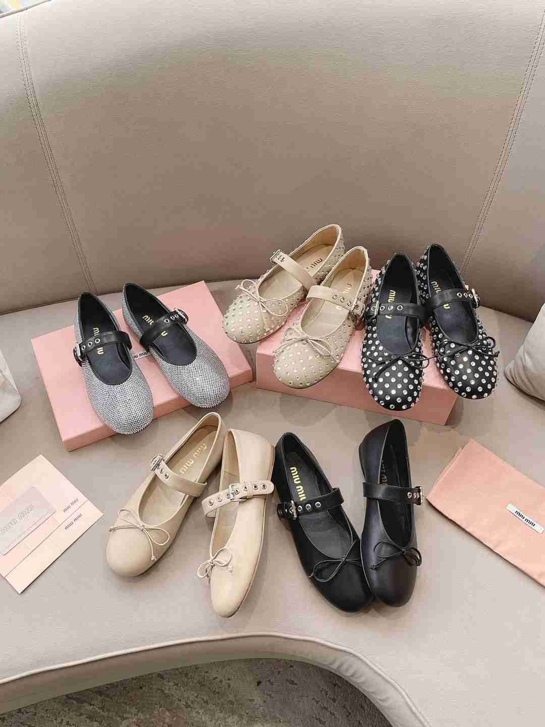 B8115280 皮面（钻面6693310）缪缪走秀款·全球最火平底鞋 35-40