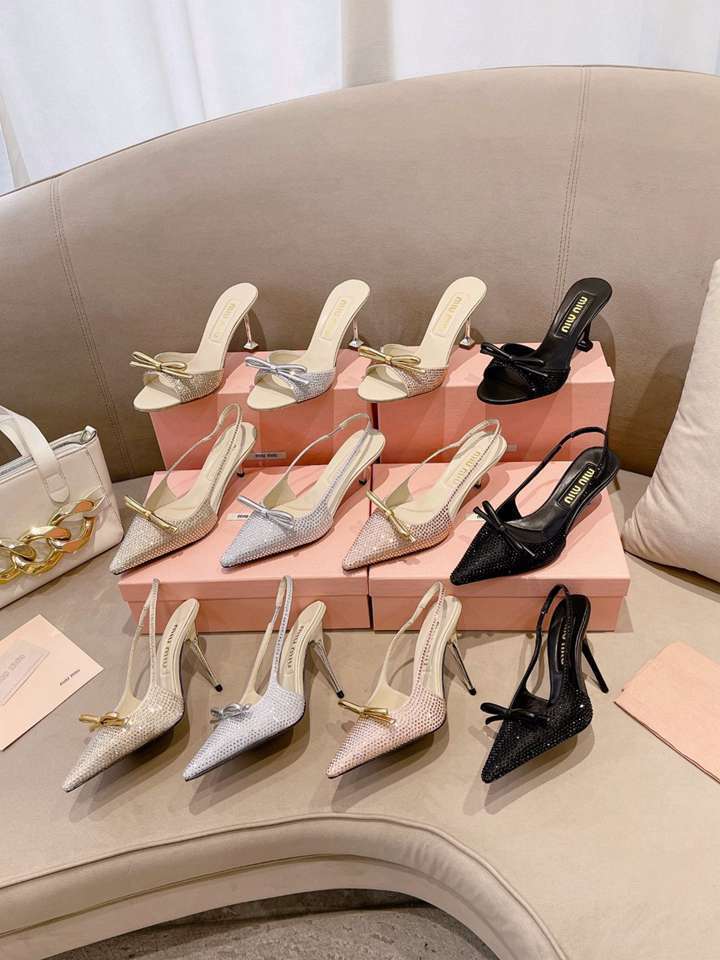 B8115 高版本 MiuMiu*缪缪/24春夏满钻走秀款·小猫跟拖鞋