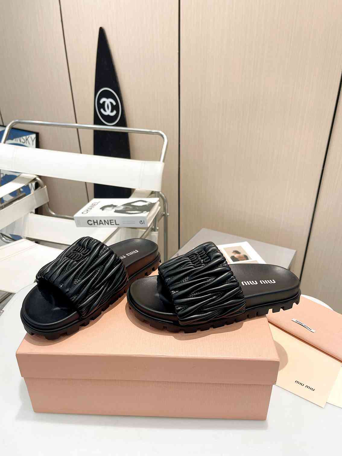 B8170200 高版本 MiuMiu谬谬春夏款拖鞋 35-39